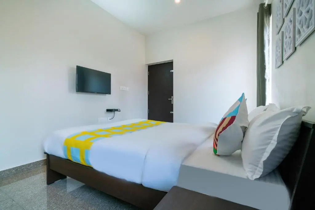OYO Home 79053 Elegant KINGS PARK RESIDENCY