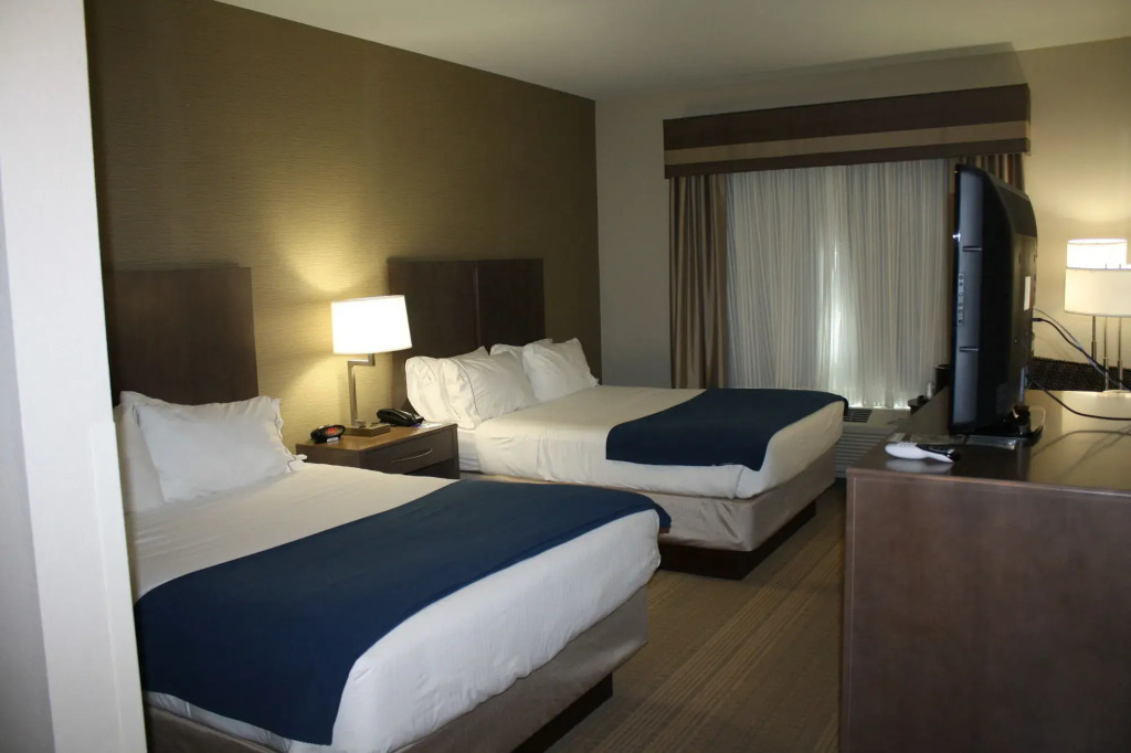 Holiday Inn Express Hotel & Suites Wichita Northeast by IHG