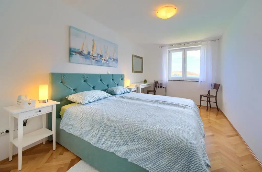 Apartment Frane