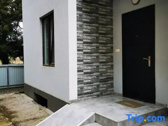 Solo apartments