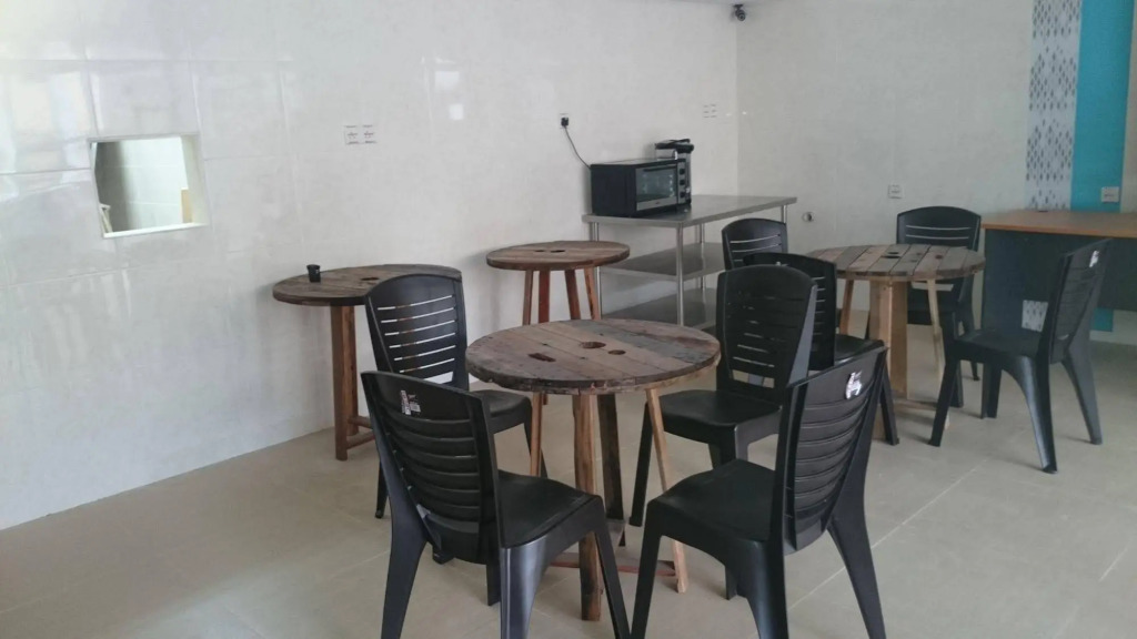 Halo Hostel