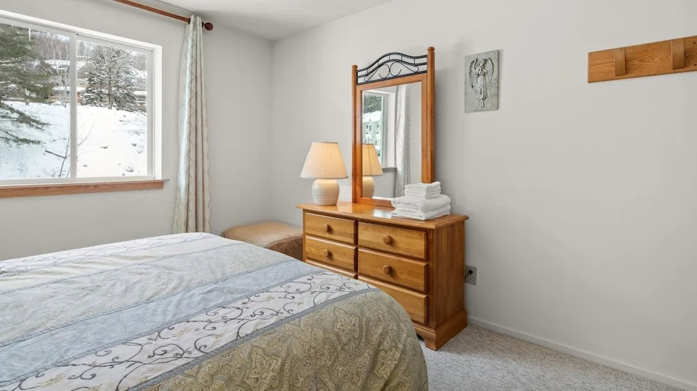 19 Mountainside 2 Bedroom Condo by RedAwning