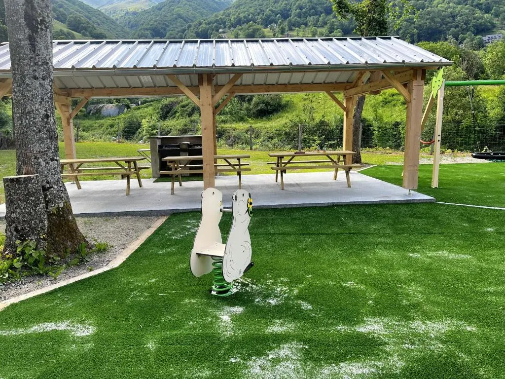 Bungalow de 2 chambres avec jardin amenage et wifi a Cauterets
