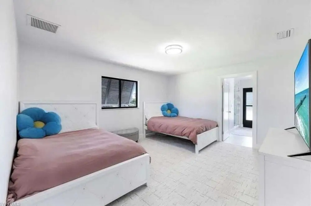 Oceanfront Retreat in Fort Myers - 3 Bedrooms, Private Pool