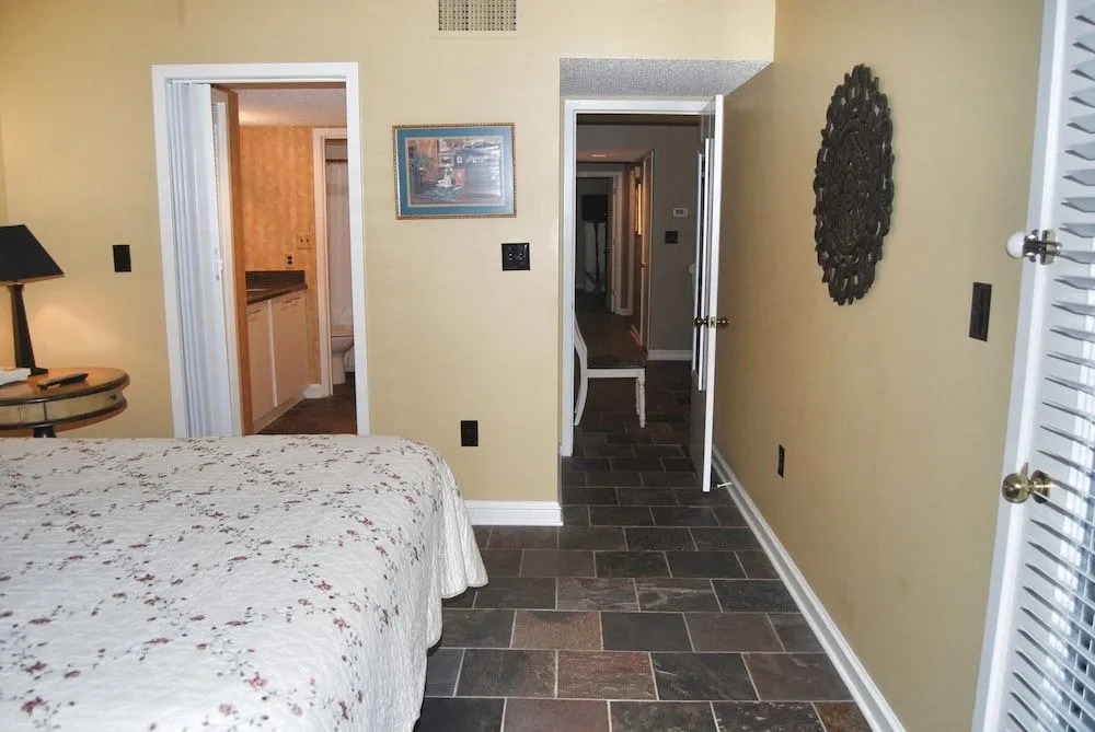 West Hyde Park 14B 2 Bedrooms 2 Bathrooms Villa
