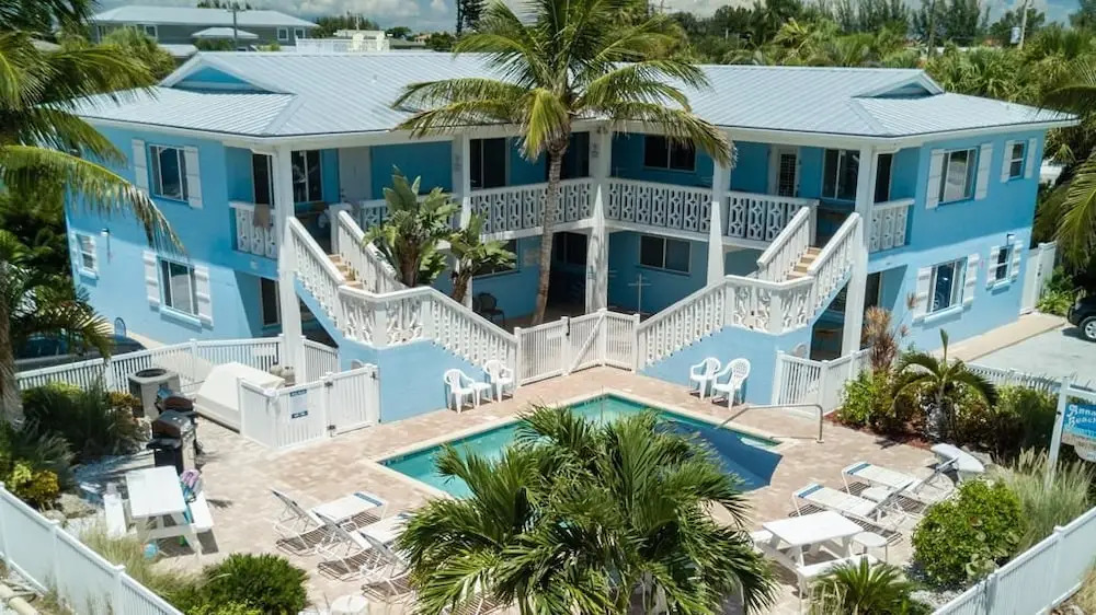 AM Beach Place Unit 5