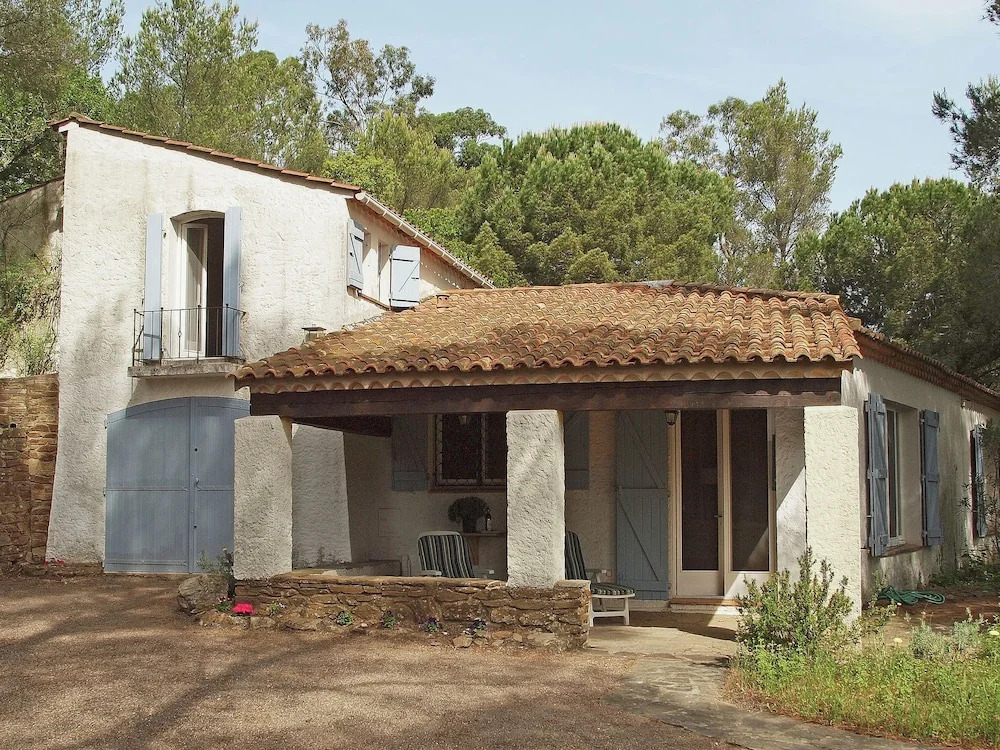 Villa in Cavalaire-sur-mer Near the Sea