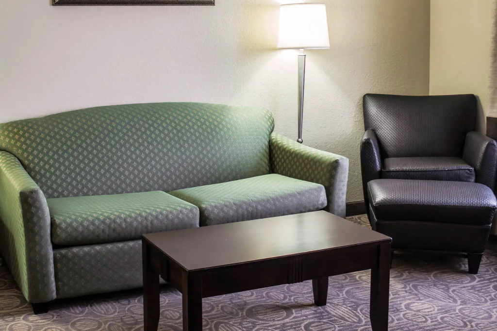Comfort Suites Regency Park
