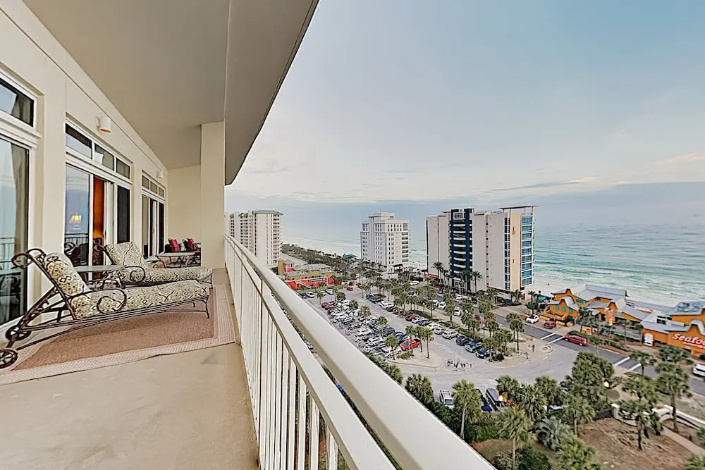Gulf-view Penthouse - Pools, Adjacent To Beach 4 Bedroom Condo