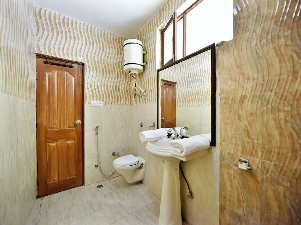OYO 11645 Hotel Japika Inn