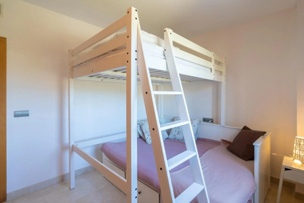 Apartment in Estepona with sea view