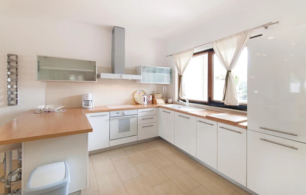 Amazing Home in Rovinj with Hot Tub, WiFi & 2 Bedrooms
