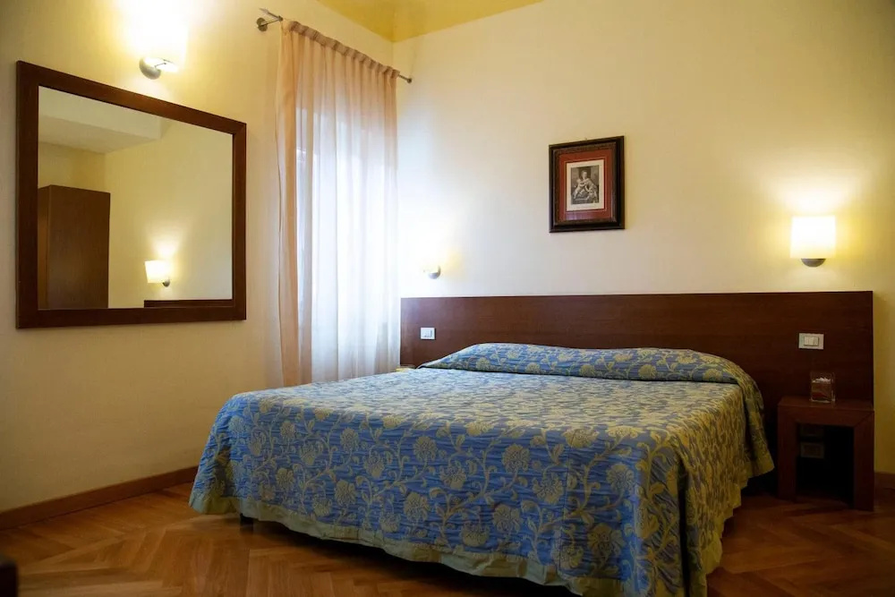 Residenza dei Capitani - Piazza del Popolo