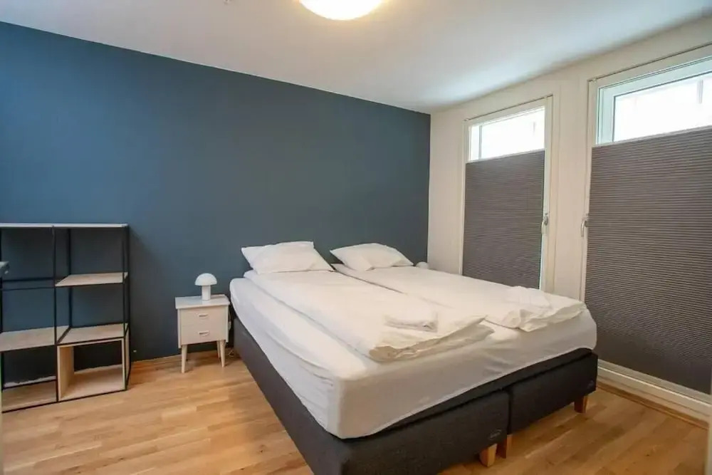 3 Bedroom Apartment With Free Parking