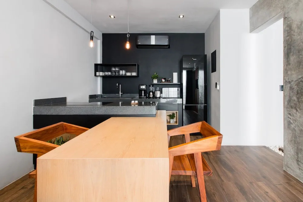 Life Boutique Condo
