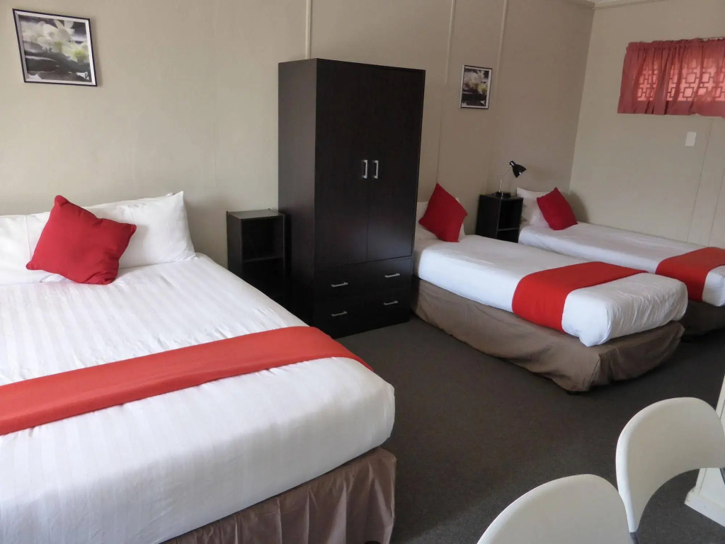 Smerdon Lodge Motel