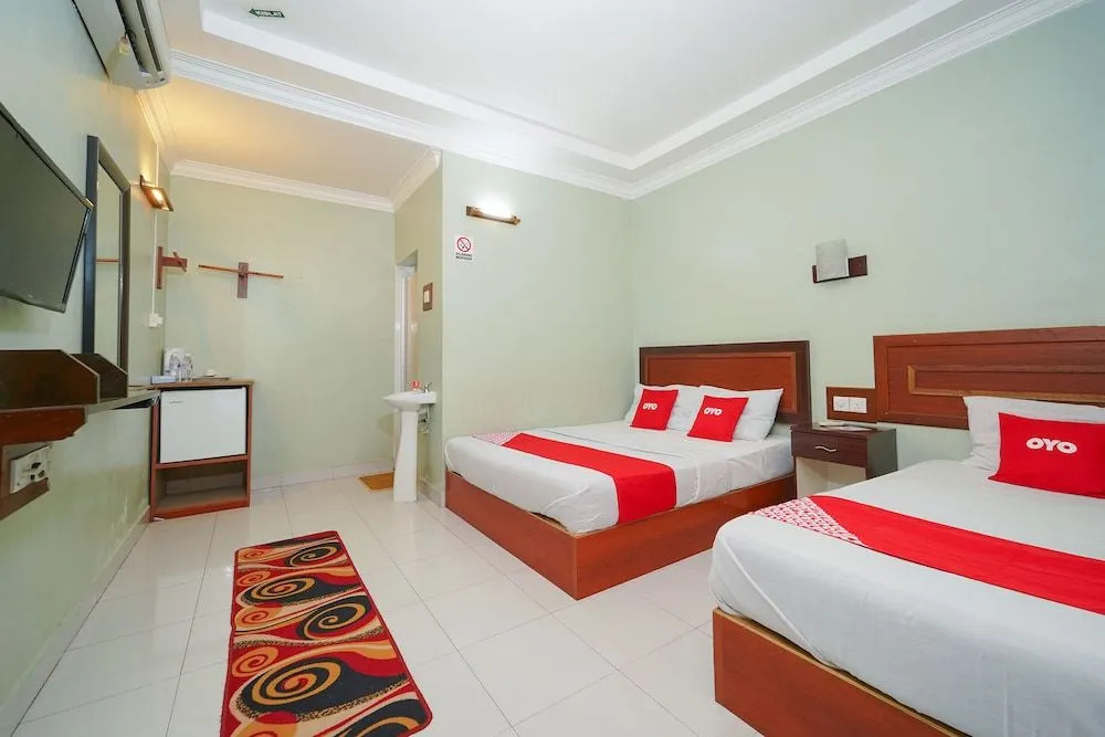 OYO 89976 Fins Hotel
