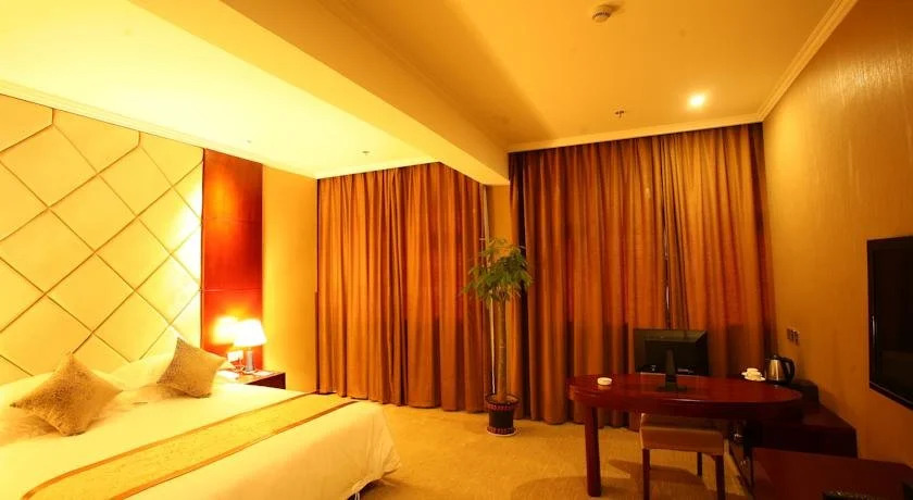 Ray Gine Hotel
