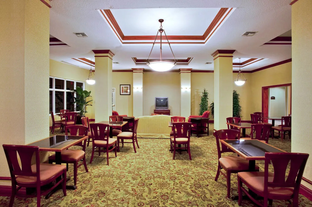 Holiday Inn Express Hotel & Suites St. Petersburg North (I-275)