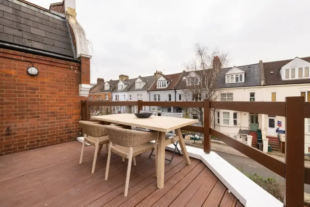 The West End Lane Wonder -Stunning & Bright 4BDR with Rooftop Terrace