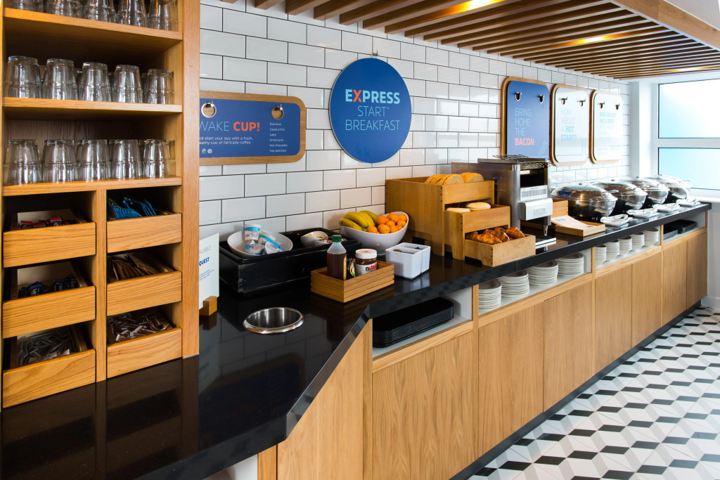 Holiday Inn Express Cardiff Bay by IHG
