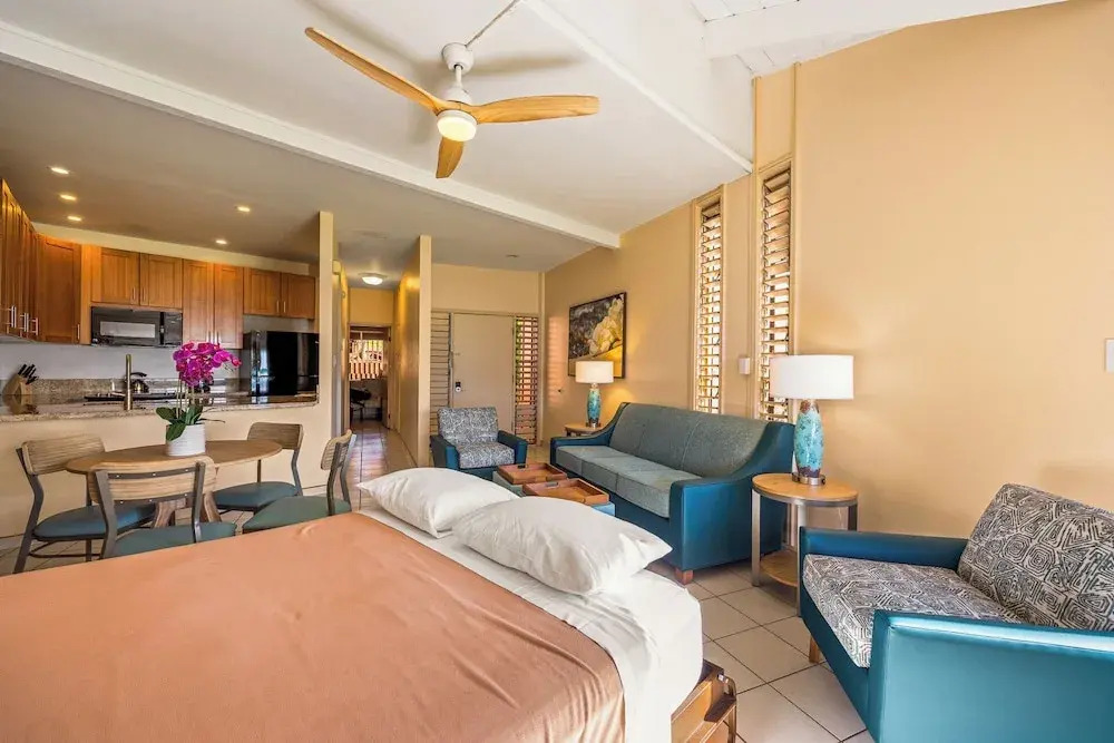 Kuleana Club - 210