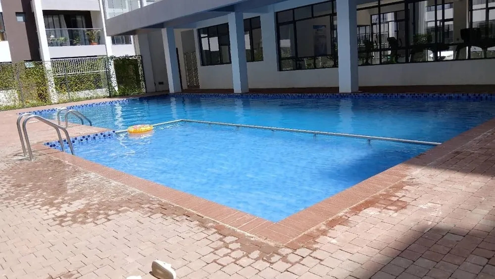 Nairobi Airbnb - Fast Wifi, Swimming Pool, gym