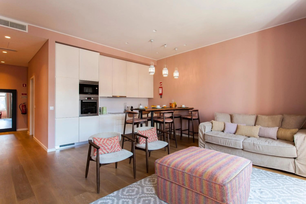 JOIVY Sublime 2BR Apt on Restauradores Sq., nearby Rossio Station