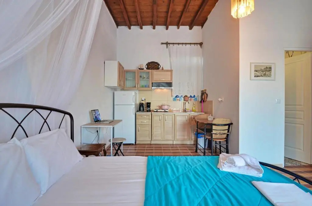 Persephone - Newly Renovated Cycladic Studio