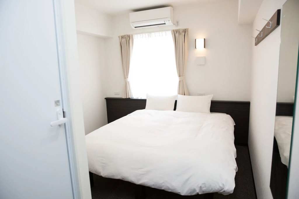 Universal Hotel Reborn