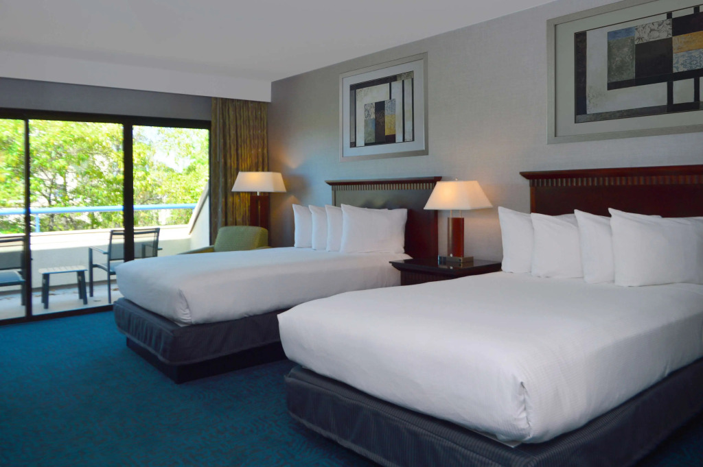 DoubleTree by Hilton Newark-Fremont