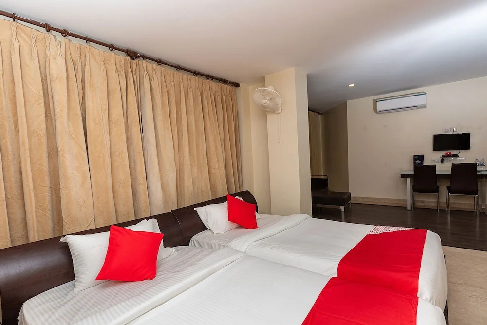 Collection O 79149 Grace Residency RK Salai