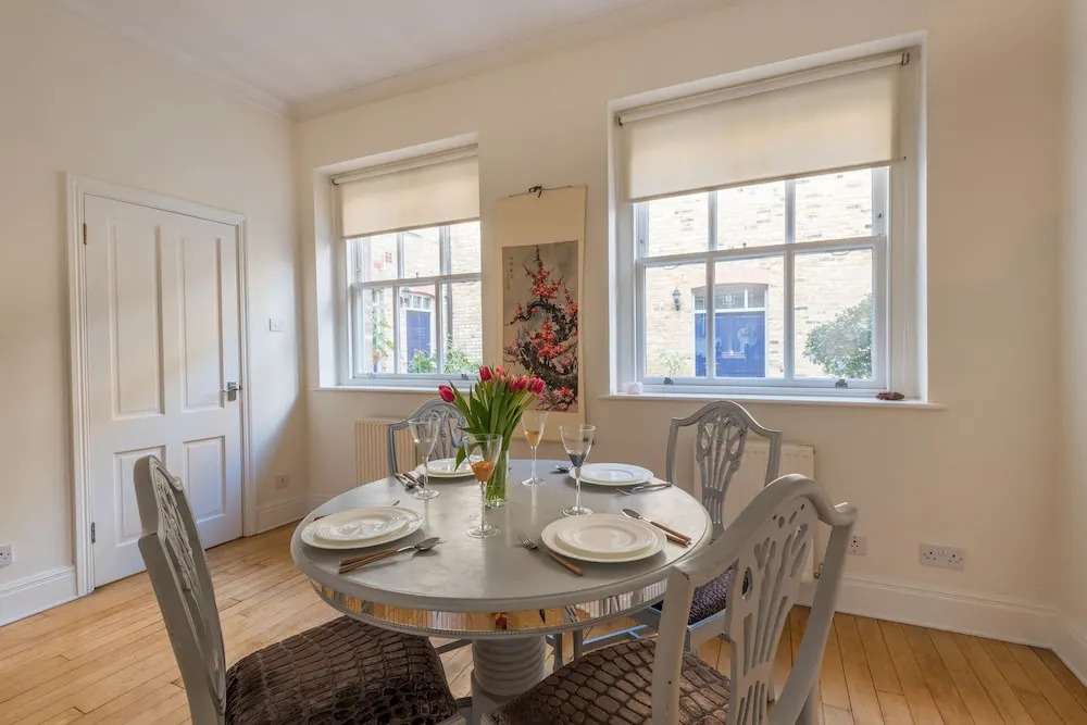Modern mews home in Kings Cross