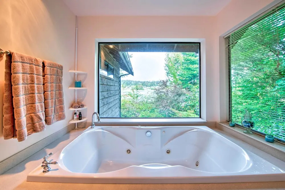 Waterfront Bainbridge Island Home: Stunning Views!