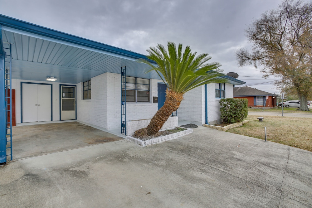 5 Mi to City Park: Charming Home Near Nola!
