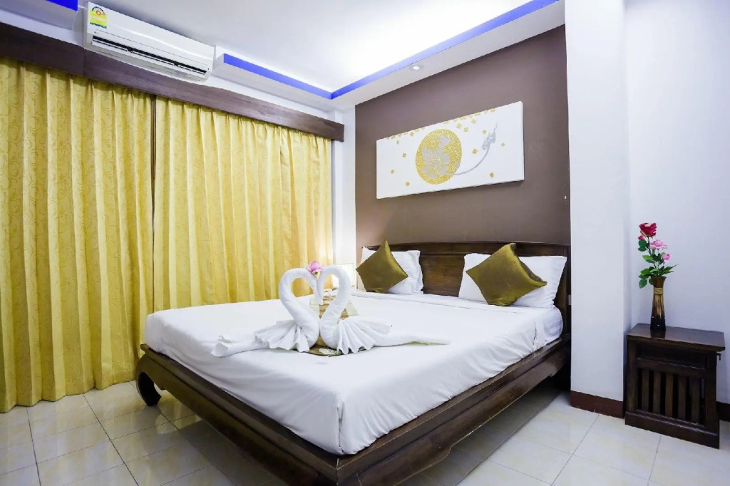 Luxur Boutique Hotel Patong