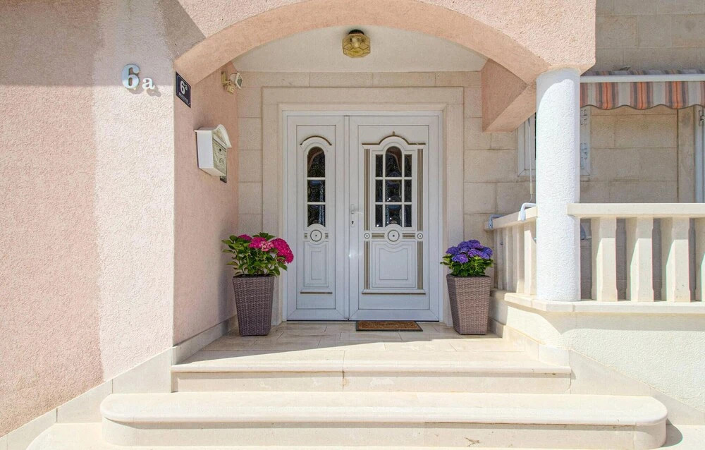 Amazing Apartment in Tucepi With 1 Bedrooms and Wifi