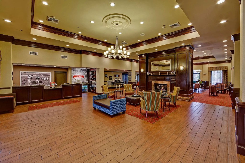 Hampton Inn and Suites Asheville Airport