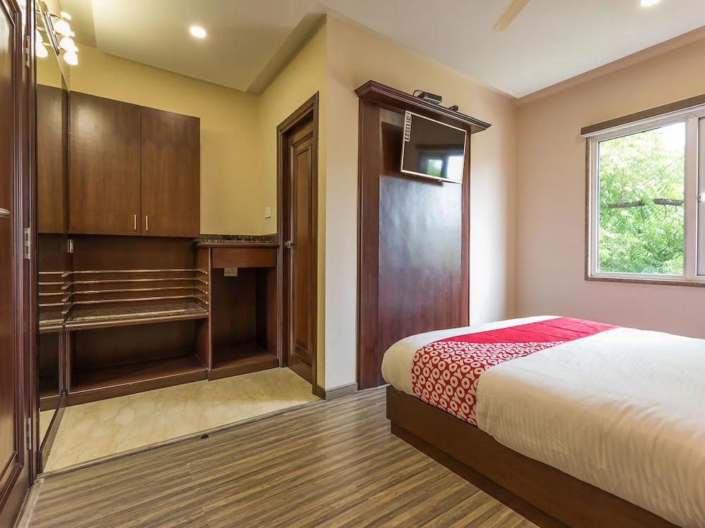 OYO 12360 Hotel Eco Stay
