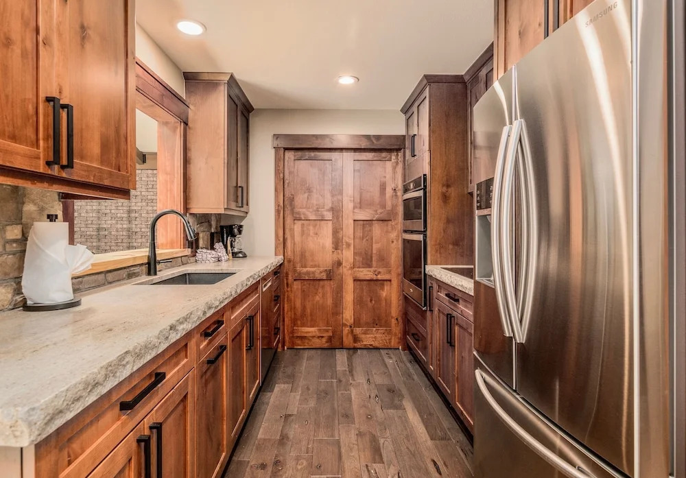 Breiding Upper Luxury Vacation At Windcliff 2 Bedroom Home by RedAwning