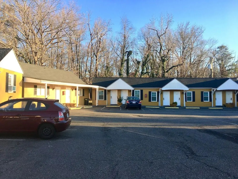Red Carpet Inn, Alexandria