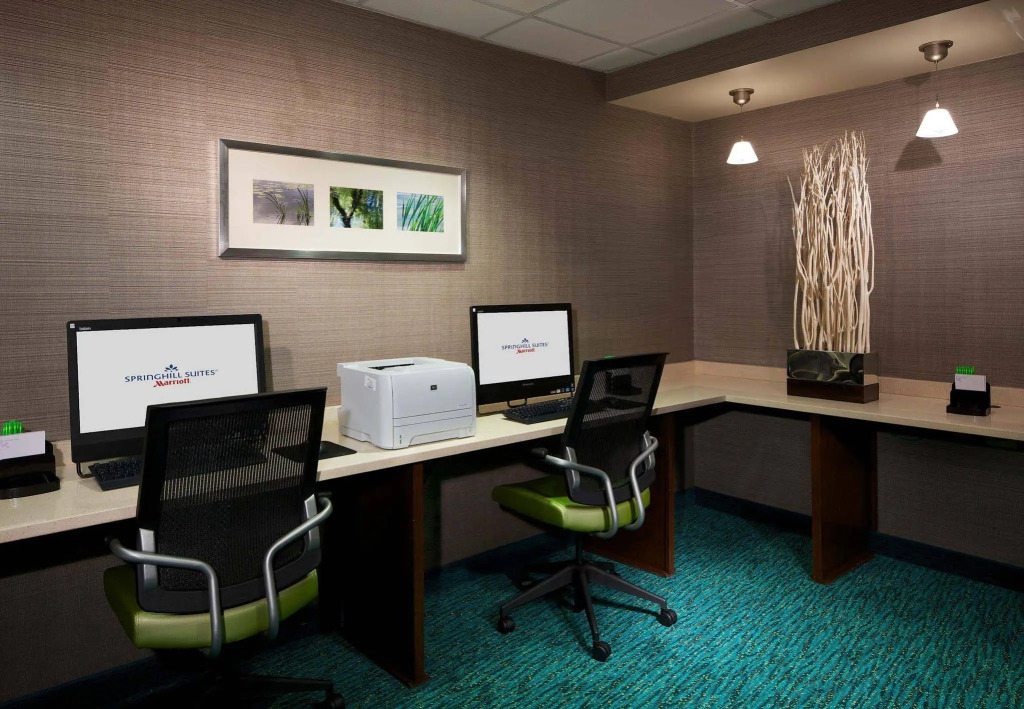 Fairfield Inn & Suites by Marriott Newark Liberty International Airport