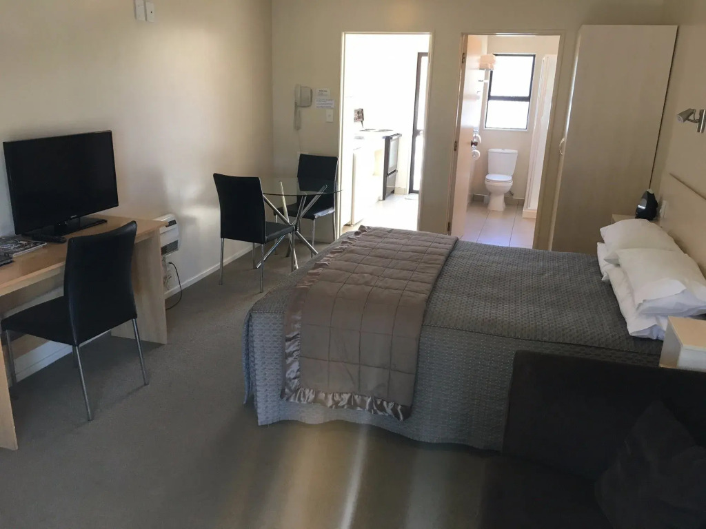 Balmoral Motel