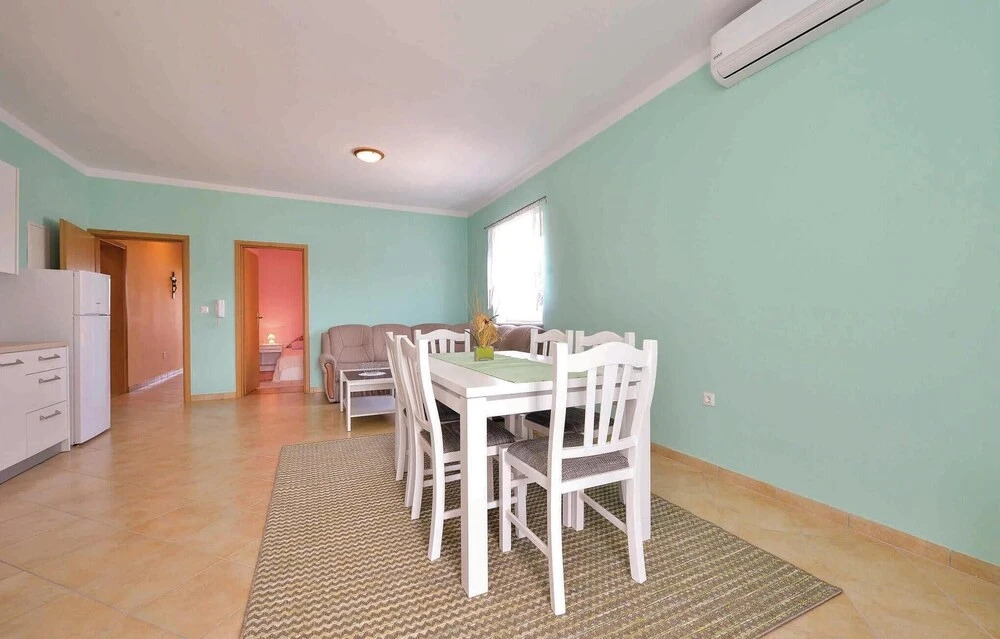 Stunning Home in Debeljak With Wifi and 6 Bedrooms