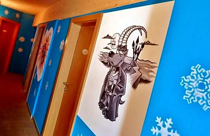 Alpking Hostel