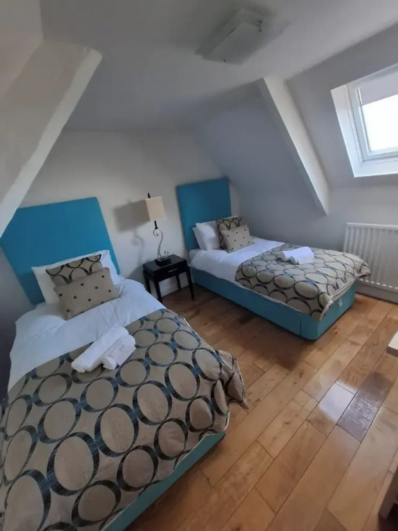 Modern Apartment - Quiet Location