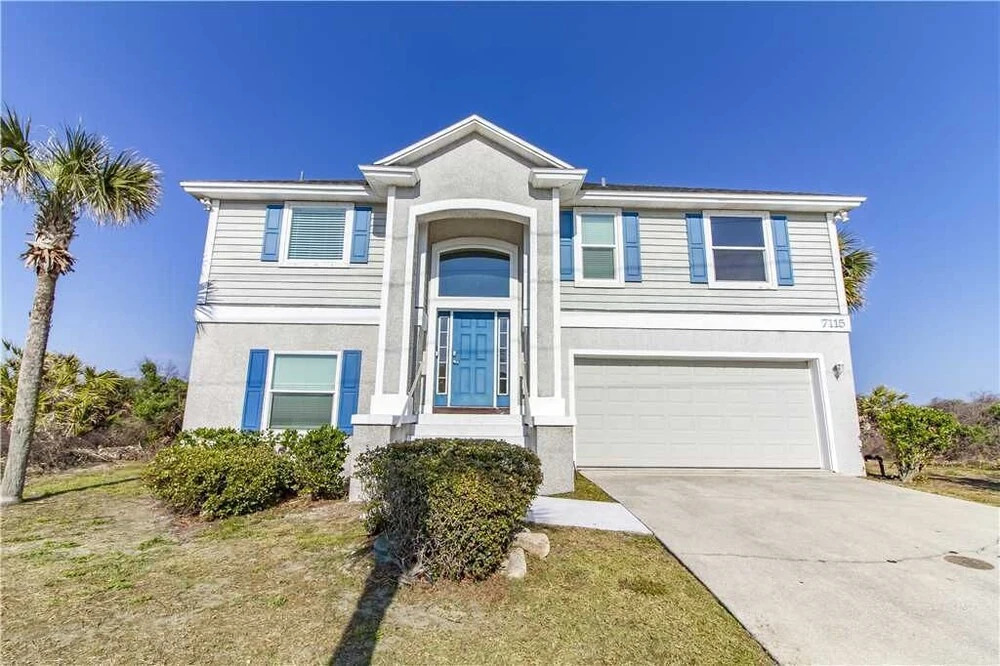 Harmony Beach House, Sleeps 11, 3 Bedrooms, Beach Front