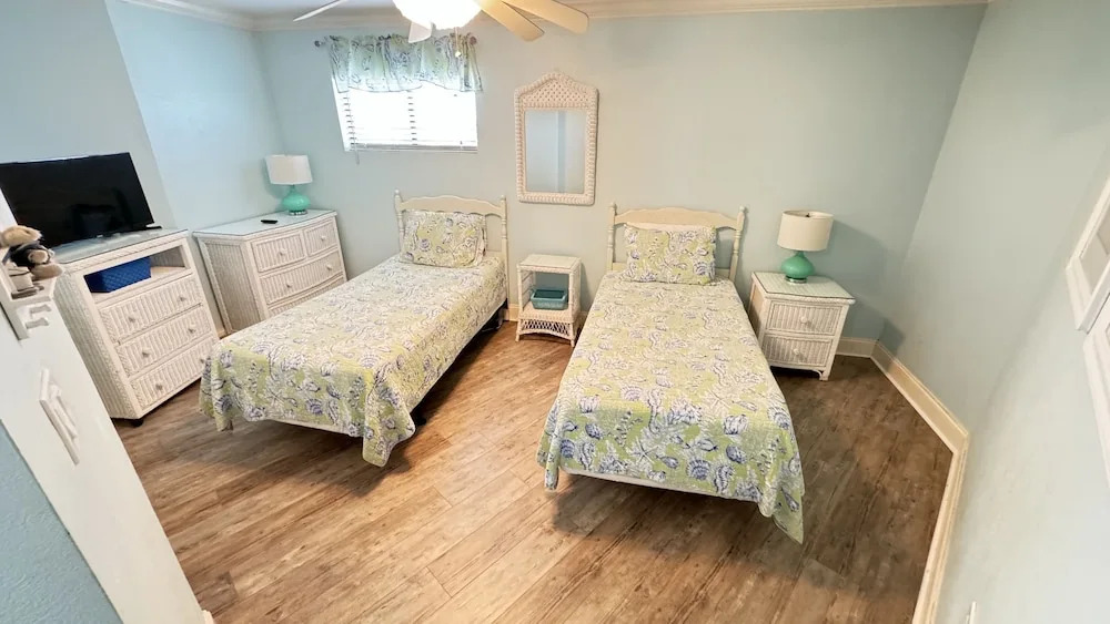 Royal Garden Resort 1608 3 Bedroom Condo by RedAwning