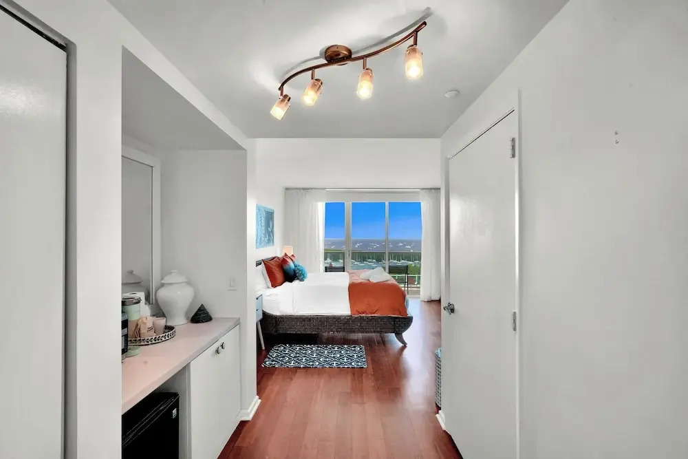 Amazing SEA VIEW Studio