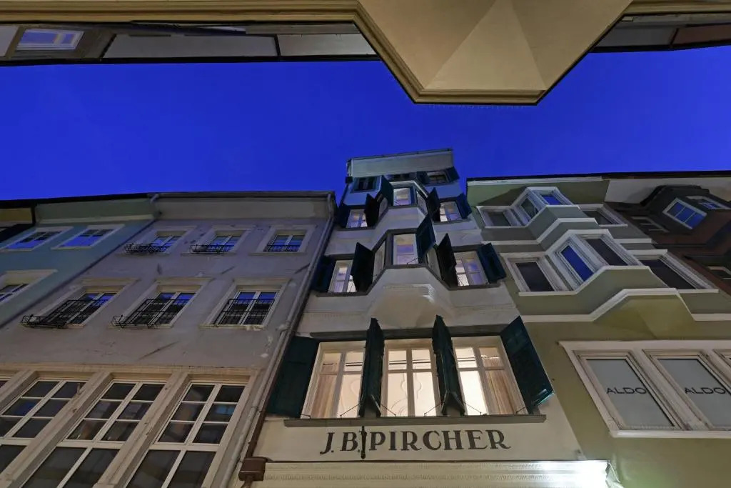 Arcade Apartments